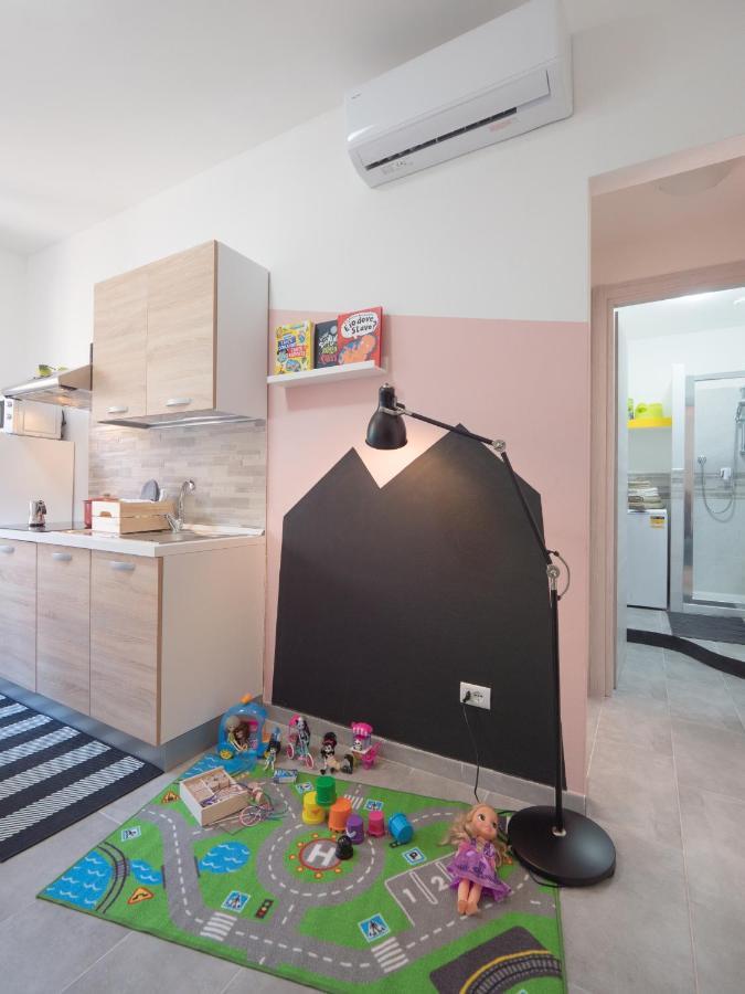 Babyaccommodation Family Panoramic II Pietra Ligure Bagian luar foto